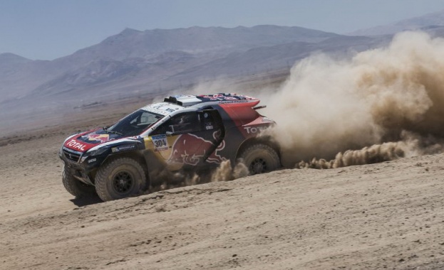 Карлос Сайнц поведе в рали "Дакар"