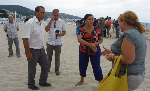 Истерията за Корал е борба на интереси