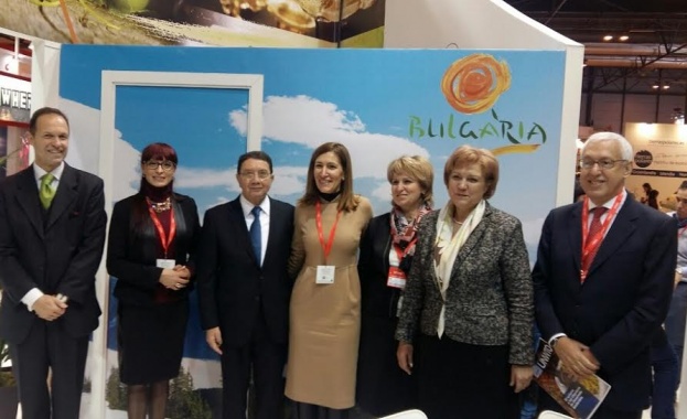 Министър Ангелкова и Талеб Рифай откриха българския щанд на FITUR