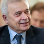 В. Алекперов: Цените на петрола ще тръгнат нагоре през втората половина на 2016 г.