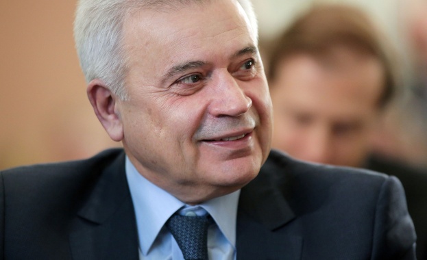 В. Алекперов: Цените на петрола ще тръгнат нагоре през втората половина на 2016 г.