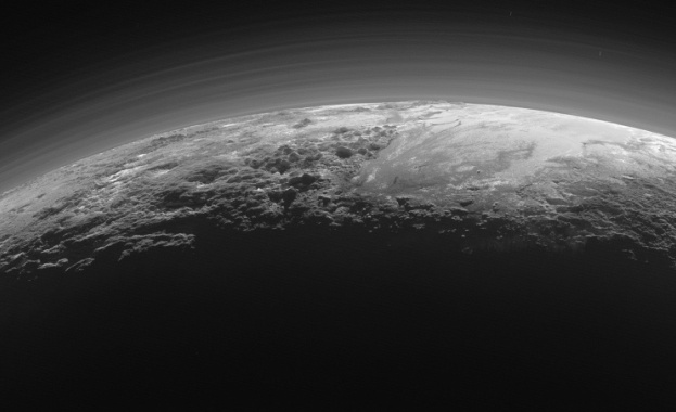 Руската академия на науките: Американските учени вероятно са приели леден къс с огромни размери за девета планета