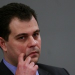 "Двама души със силно наднормено тегло управляват държавата"