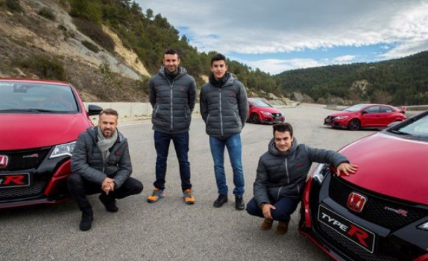 Маркес, Педроса, Боу и Монтейро карат новия Honda CivicType R