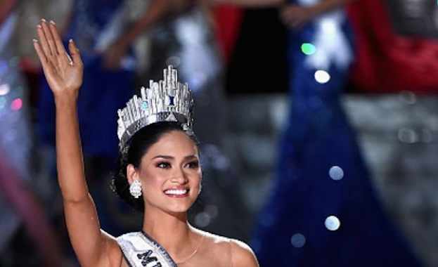 "Мис Вселена 2015" иска да е момиче на Джеймс Бонд