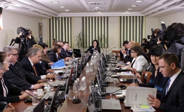 Членове на ВСС искат легитимиране на “външното финансиране” на магистрати