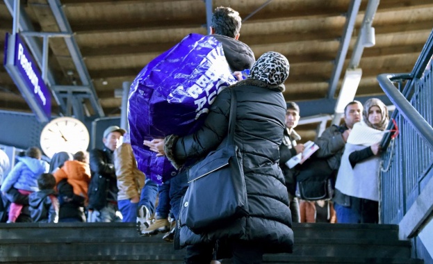 Й. Кристоферсен: Ако бежанците имат възможност, трябва да плащат за убежище