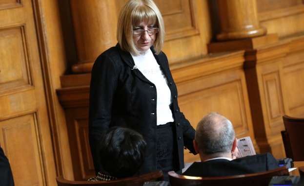 Цачева печели вота в Измир, Орешарски – в Истанбул