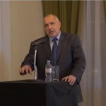 "Г-н Борисов, виждате ли в огледалото Пеевски?" (видео)