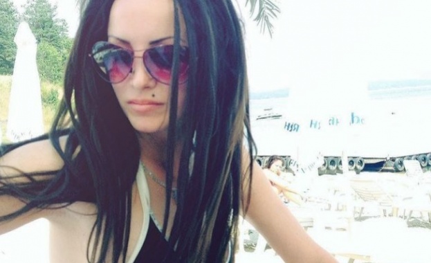 "Нашенката" в Лондон: Казах на Борисов, че е лъжец, а на Митов, че е мишок и го наричат „къдравата Сю" 