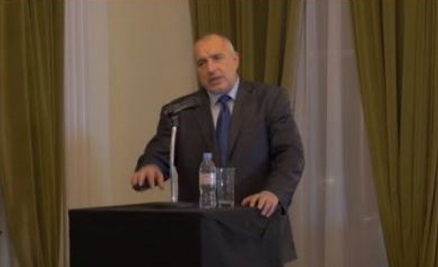 "Г-н Борисов, виждате ли в огледалото Пеевски?" (видео)