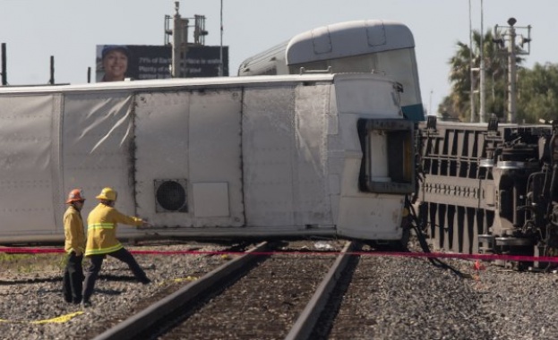 Влакове се сблъскаха челно в Южна Германия, има загинали и ранени (видео)
