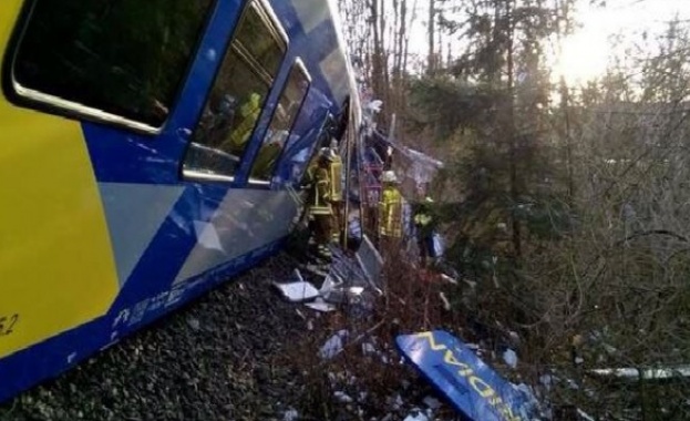 Влаковете в Германия се ударили с много висока скорост
