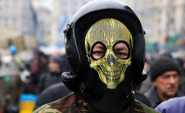 Свалените маски на украинския майдан