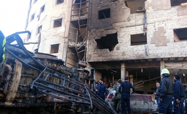 Кола бомба избухна пред полицейски клуб в Дамаск, осем загинали