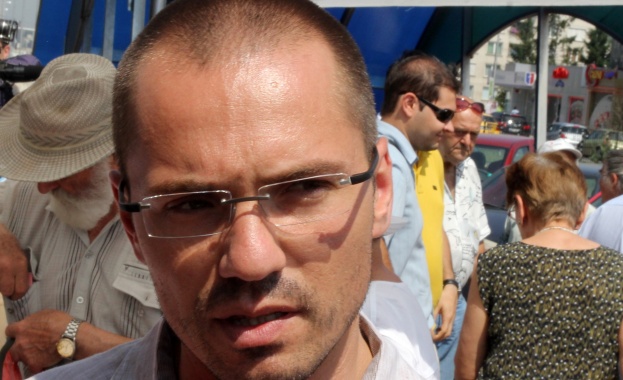 Наши, работили в Гърция, не получават пенсиите си