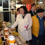 Министър Танева: Българският мед е с най-високо качество и се търси на най-претенциозните пазари в Европа