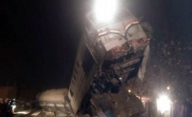 Повече от сто ранени при влакова катастрофа в Египет