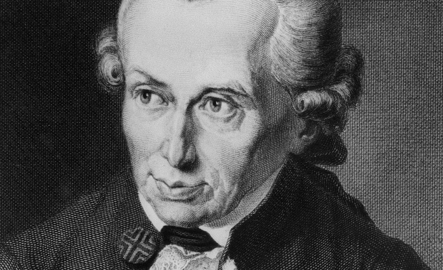 Дайте на човека всичко, което желае, и той в същия миг ще почувства, че това всичко не е всичко