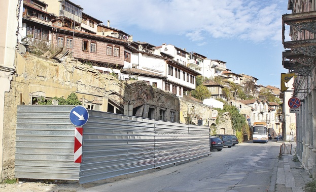 Останките от метоха на Преображенския манастир се срутиха