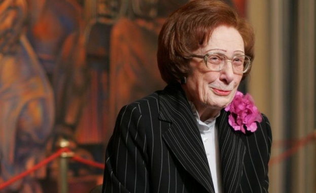 Нощта не спира да ражда от мъртва утроба