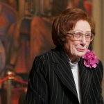 Нощта не спира да ражда от мъртва утроба