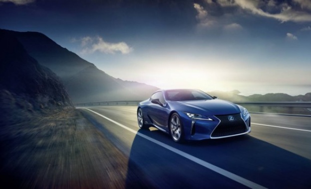 Lexus подготвя нов модел за Детройт  