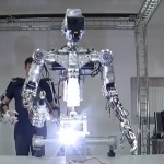 Руснаци построиха човекоподобен супер робот за космически разходки