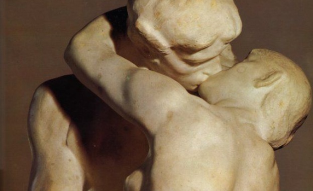 Бронзово копие на скулптурата "Целувката" на Огюст Роден бе продадено за 2,2 милиона евро 