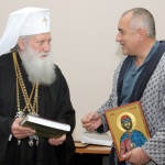 Деля го куршум не фата