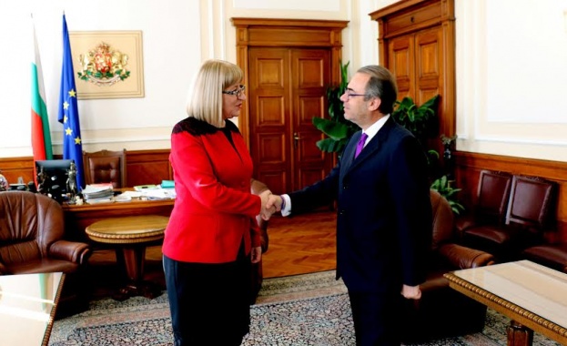 Цачева се срещна с почетния президент на Международния адвокатски съюз Мигел Лоиназ