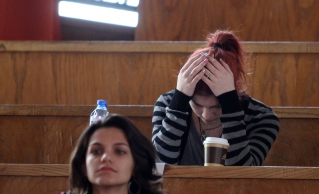 СУ обсъжда драстично повишение на таксите за някои специалности