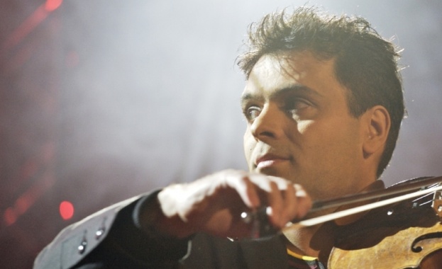 12-хилядна публика аплодира Васко Василев в "Арена Армеец"