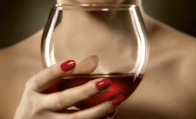 КЗП следи офертите за 8 март