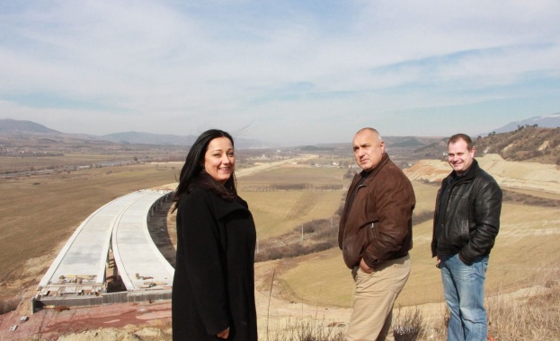 КЗК разглежда 70 жалби по вече спрени обществени поръчки