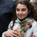 Путин подари кученце на бежанка от Украйна