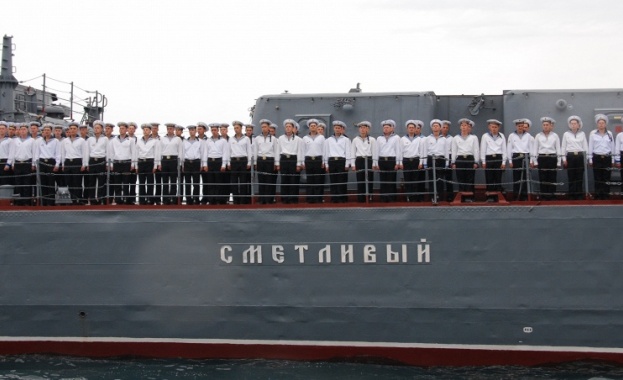 Бойният кораб от Черноморския флот “Сметливий” се отправи към Средиземно море