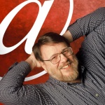 Почина създателят на електронната поща