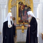 Патриарсите Неофит и Кирил отслужиха света литургия в Москва