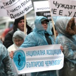 Дивото къмпингуване по плажовете не носи приходи и цапа, обяви протест