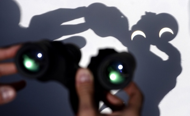 Затъмнение превърна деня в Азия в нощ 