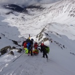 ПСС помогна на мъж в инвалидна количка отново да изкачи Мусала