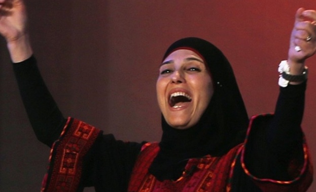 Палестинска учителка взе световен приз от $ 1 млн.
