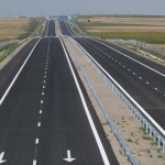 Аварирал камион при 164-ти км на АМ „Тракия”, движението е в скоростната лента 