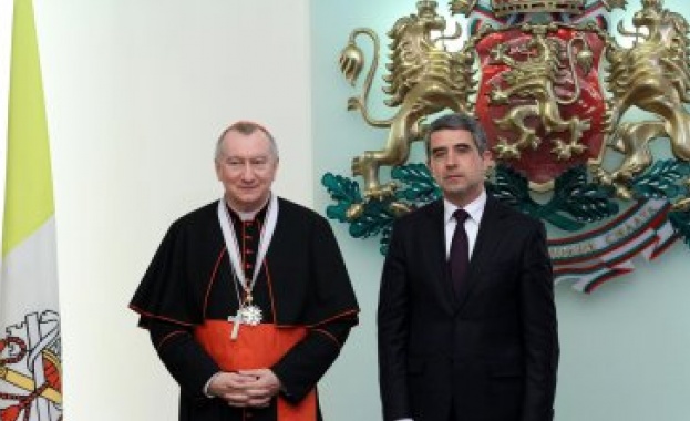 Плевнелиев удостои с орден „Стара планина“ I степен кардинал Пиетро Паролин