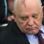Горбачов призова Запада да осъзнае невъзможността за изолация на Русия