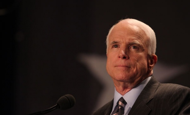 Маккейн призна: Изтеглянето на руските войски от Сирия е доказателство за провала на Обама