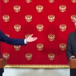 Руски сенатор: САЩ следва да намерят допирни точки с Русия