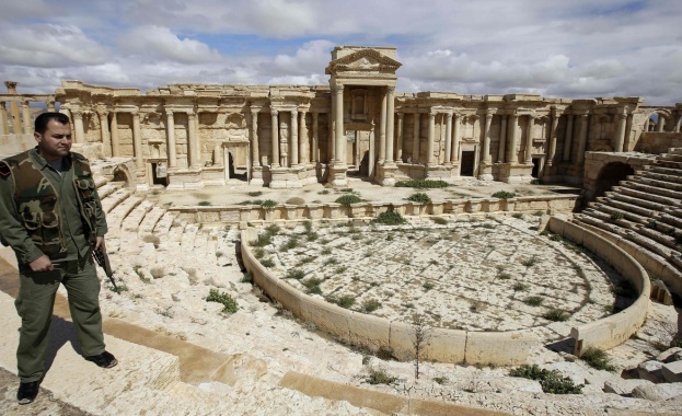 Сирийската армия овладя крепостта над Палмира