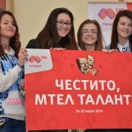 Над 300 ученици взеха участие в чуждоезиковия театрален фестивал „Театър на думите“ в Свищов